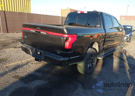 2022 Ford F-150 Lightning Lariat from USA, damaged, VIN 1FTVW1EL8NWG15235